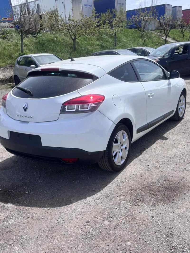 Renault Megane 1.4i-КЛИМАТРОНИК, снимка 9 - Автомобили и джипове - 51906532