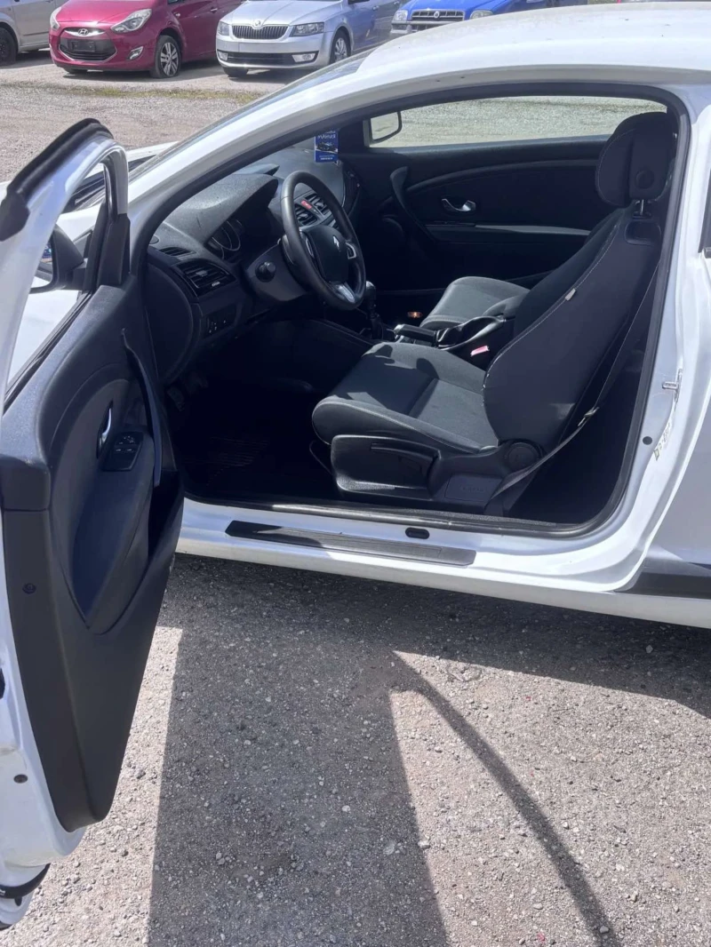 Renault Megane 1.4i-КЛИМАТРОНИК, снимка 10 - Автомобили и джипове - 51906532
