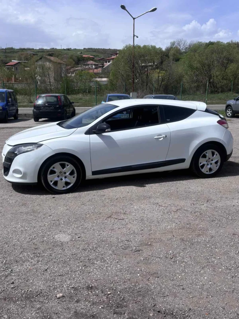 Renault Megane 1.4i-КЛИМАТРОНИК, снимка 5 - Автомобили и джипове - 51906532