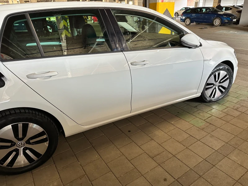 VW Golf, снимка 2 - Автомобили и джипове - 51360097