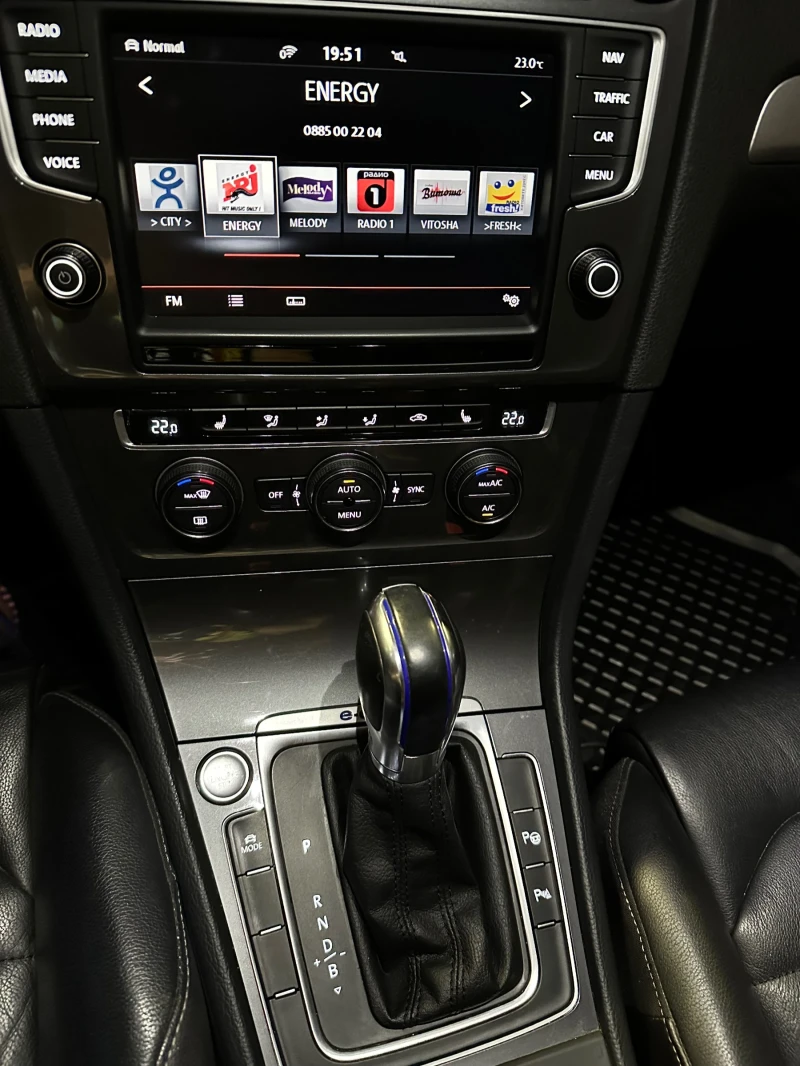 VW Golf, снимка 9 - Автомобили и джипове - 51360097