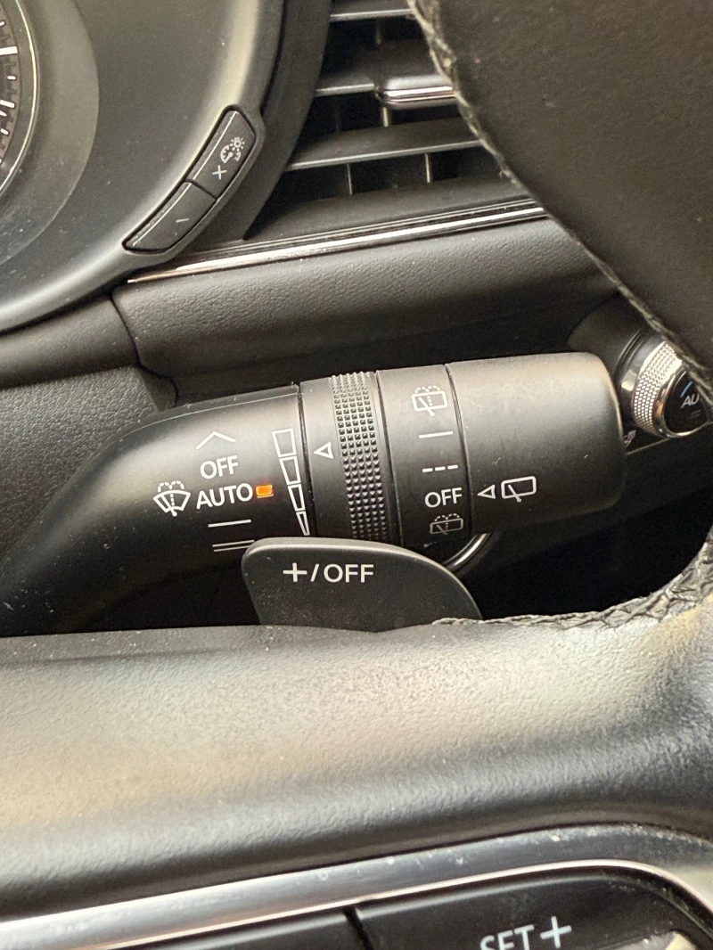 Mazda 3 2.0 Skyactiv-G, снимка 13 - Автомобили и джипове - 52275336