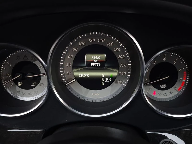 Mercedes-Benz CLS 350 3.5 Automatic, снимка 8 - Автомобили и джипове - 55885790