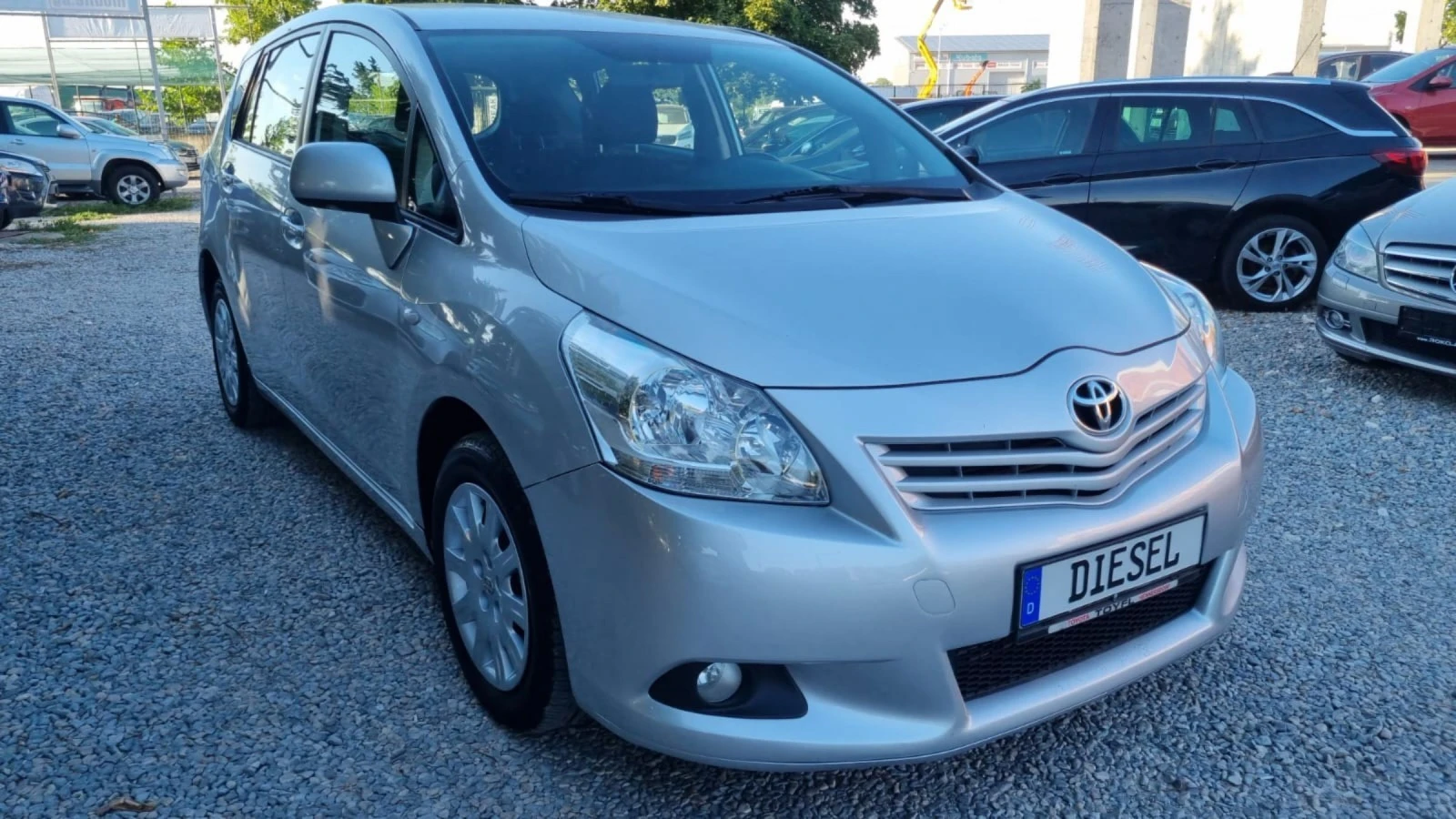 Toyota Verso 2.0 d4d - изображение 2