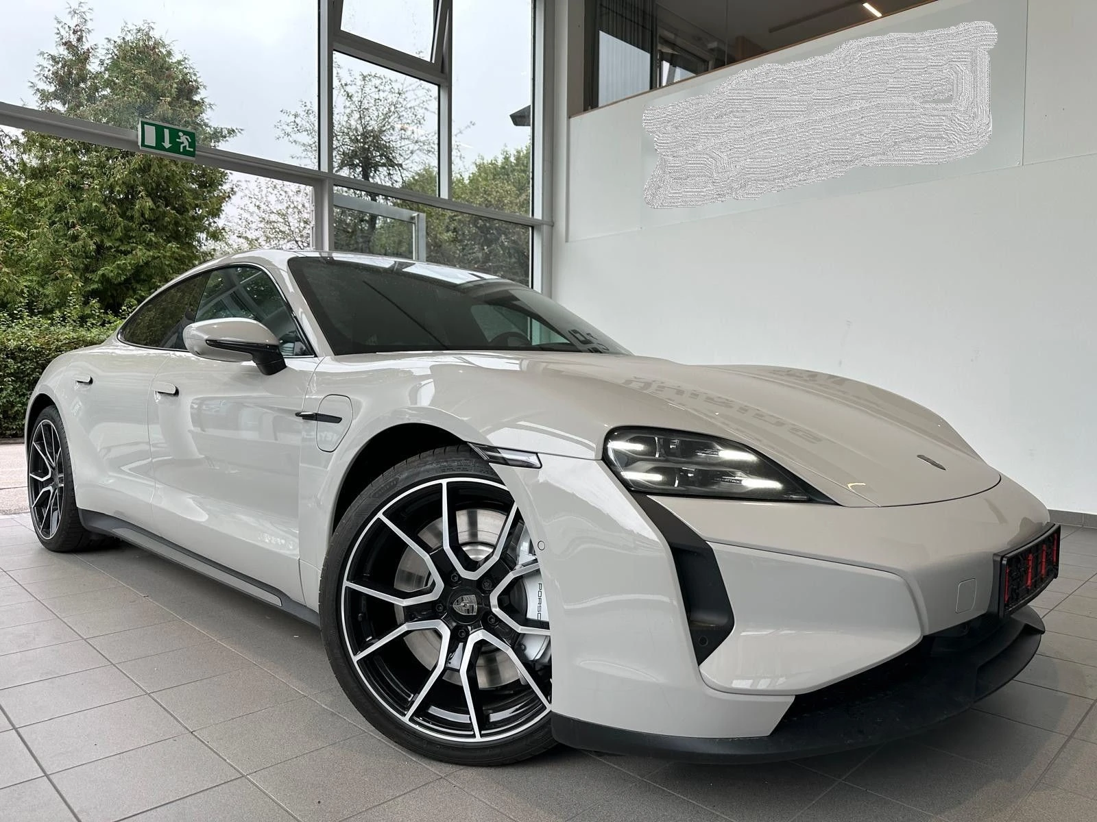 Porsche Taycan Turbo/Facelift/Pano/Burmester/21zoll - изображение 2