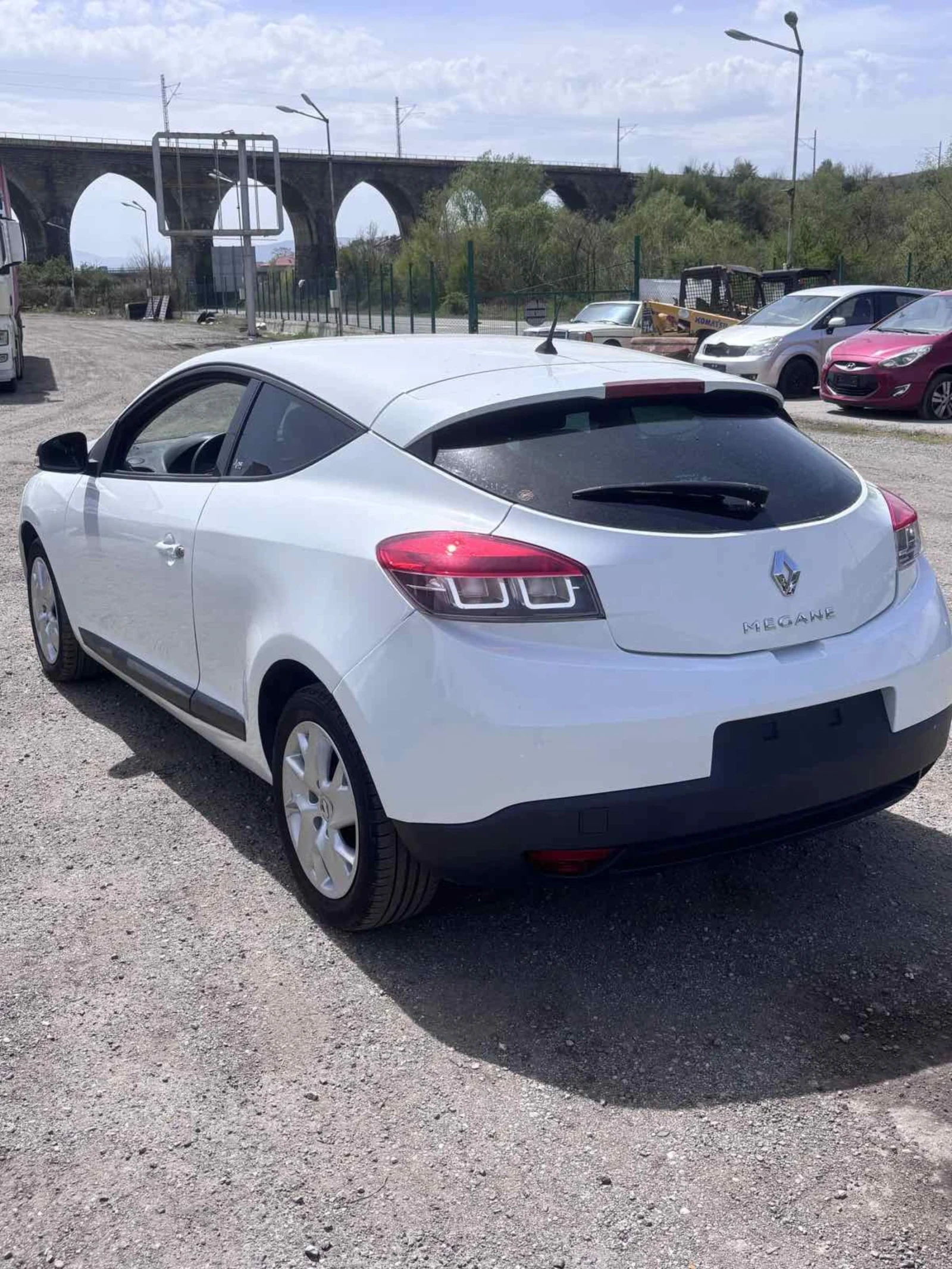 Renault Megane 1.4i-КЛИМАТРОНИК - изображение 6