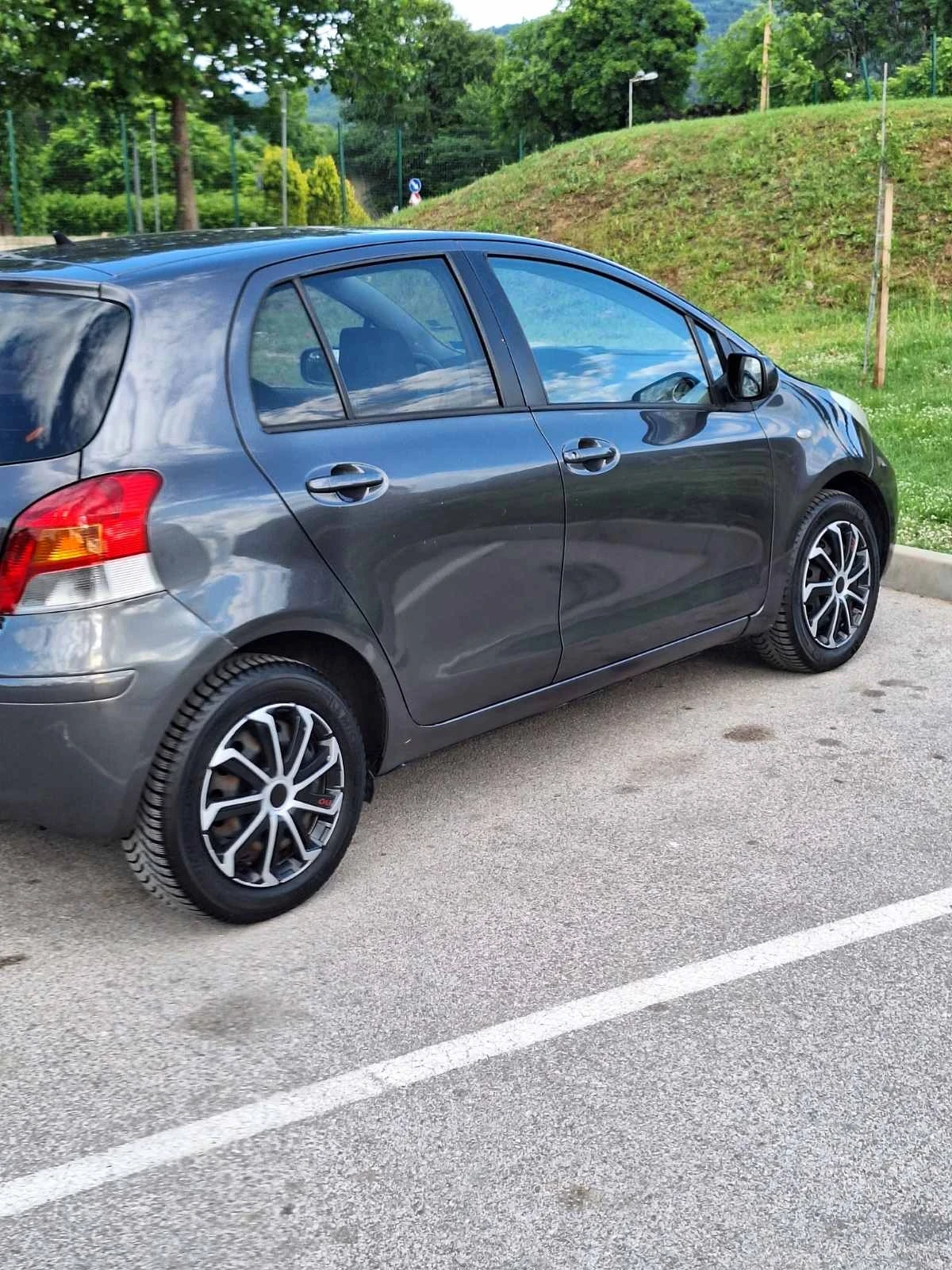 Toyota Yaris  - изображение 5