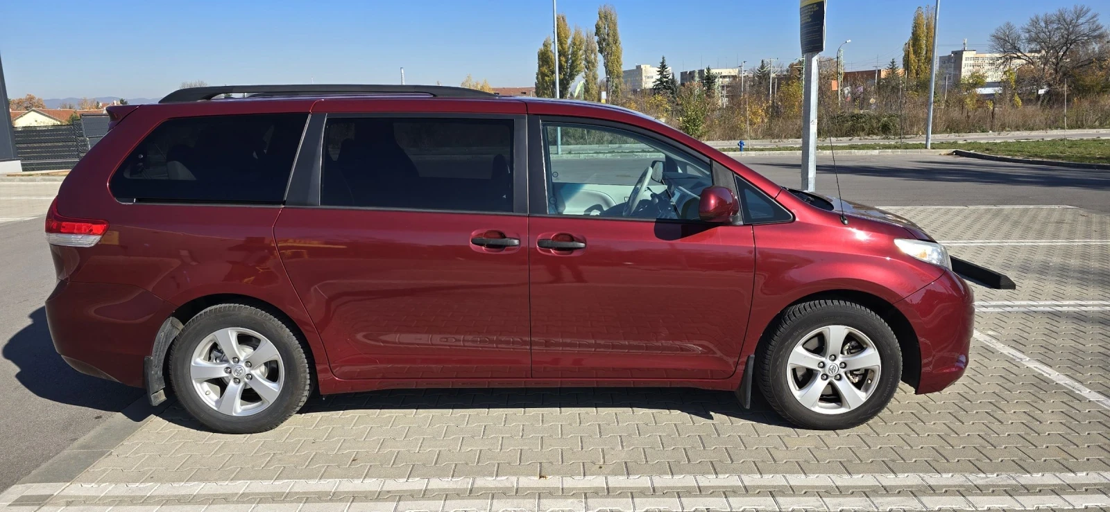 Toyota Sienna 3.5 V6 FWD 267к.с. - изображение 4