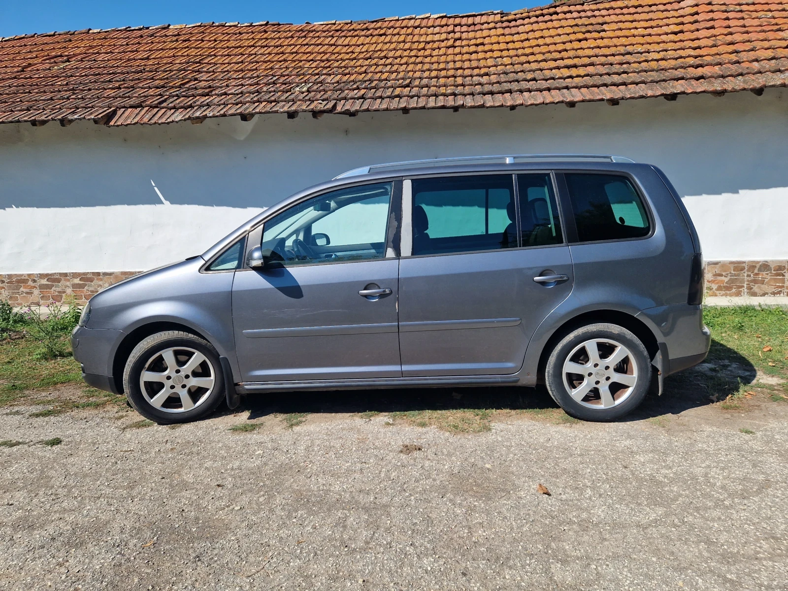 VW Touran 1.6i NAV | Mobile.bg   7