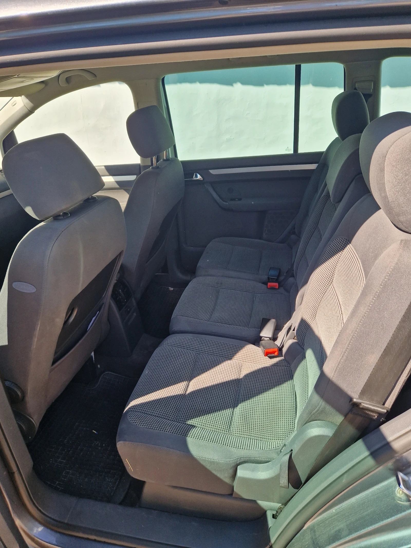 VW Touran 1.6i NAV | Mobile.bg   2