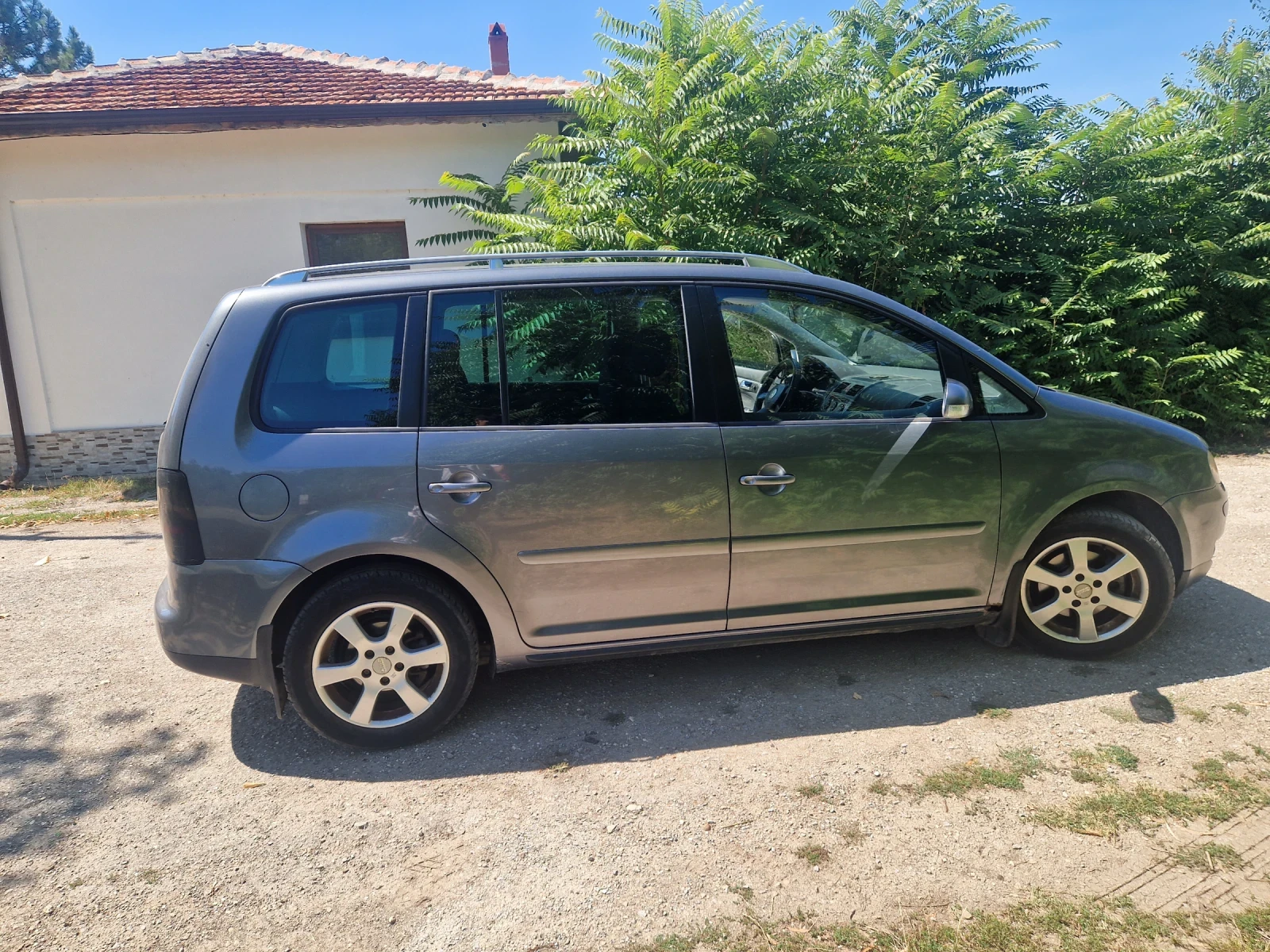 VW Touran 1.6i NAV | Mobile.bg   5