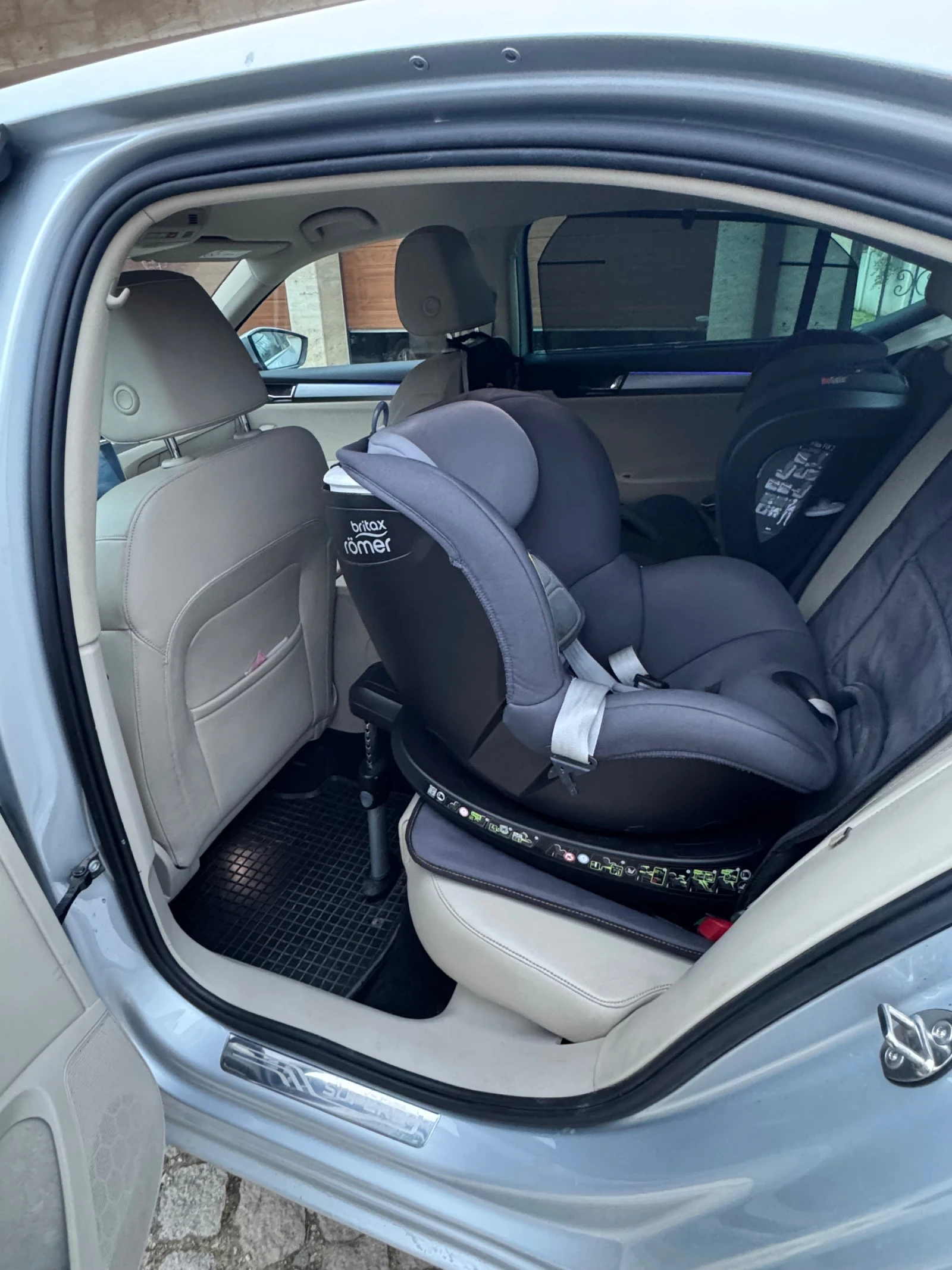 Skoda Superb 2.0 TSI 280 �� | Mobile.bg � ����������� 12