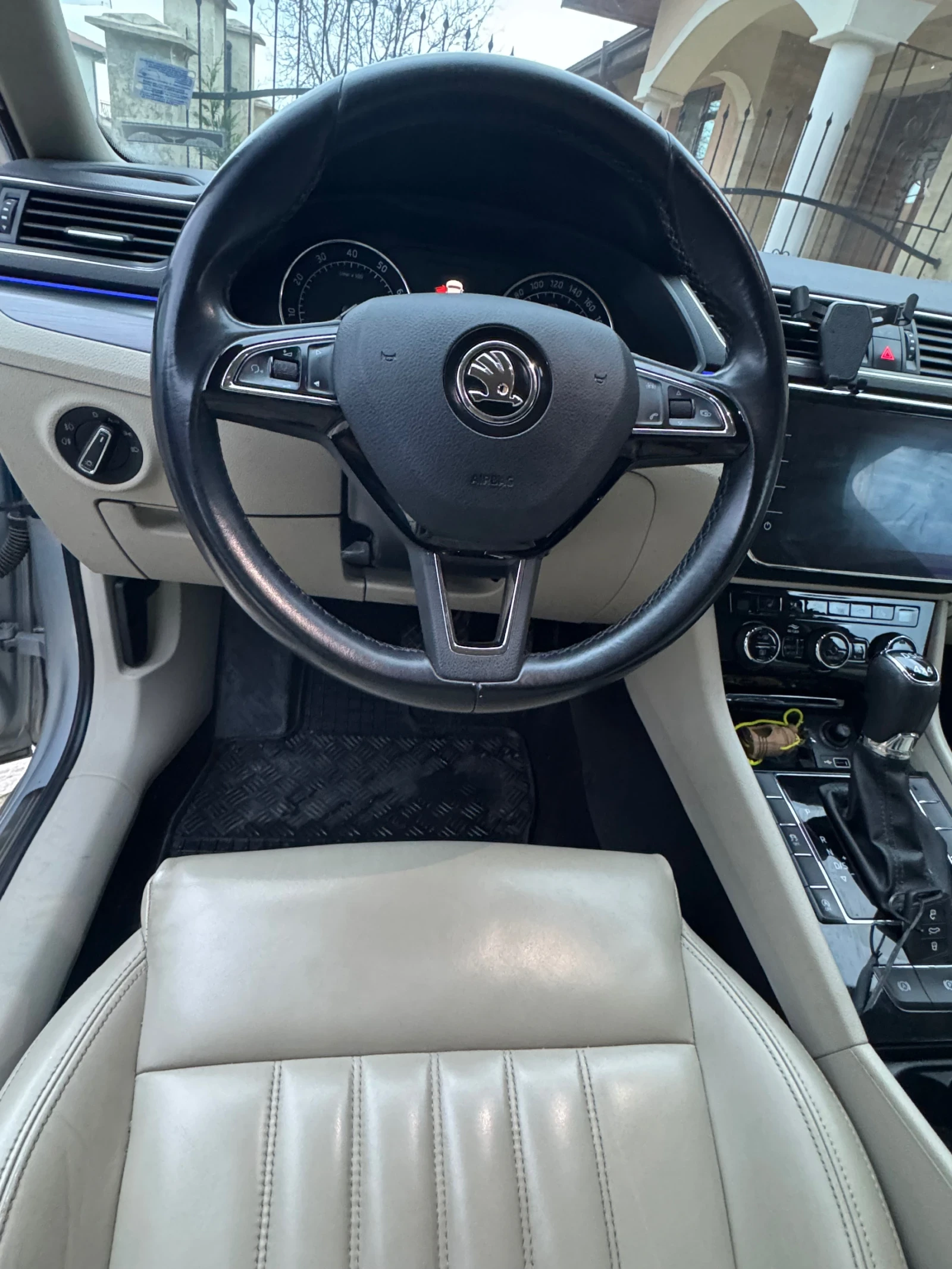 Skoda Superb 2.0 TSI 280 кс - изображение 10