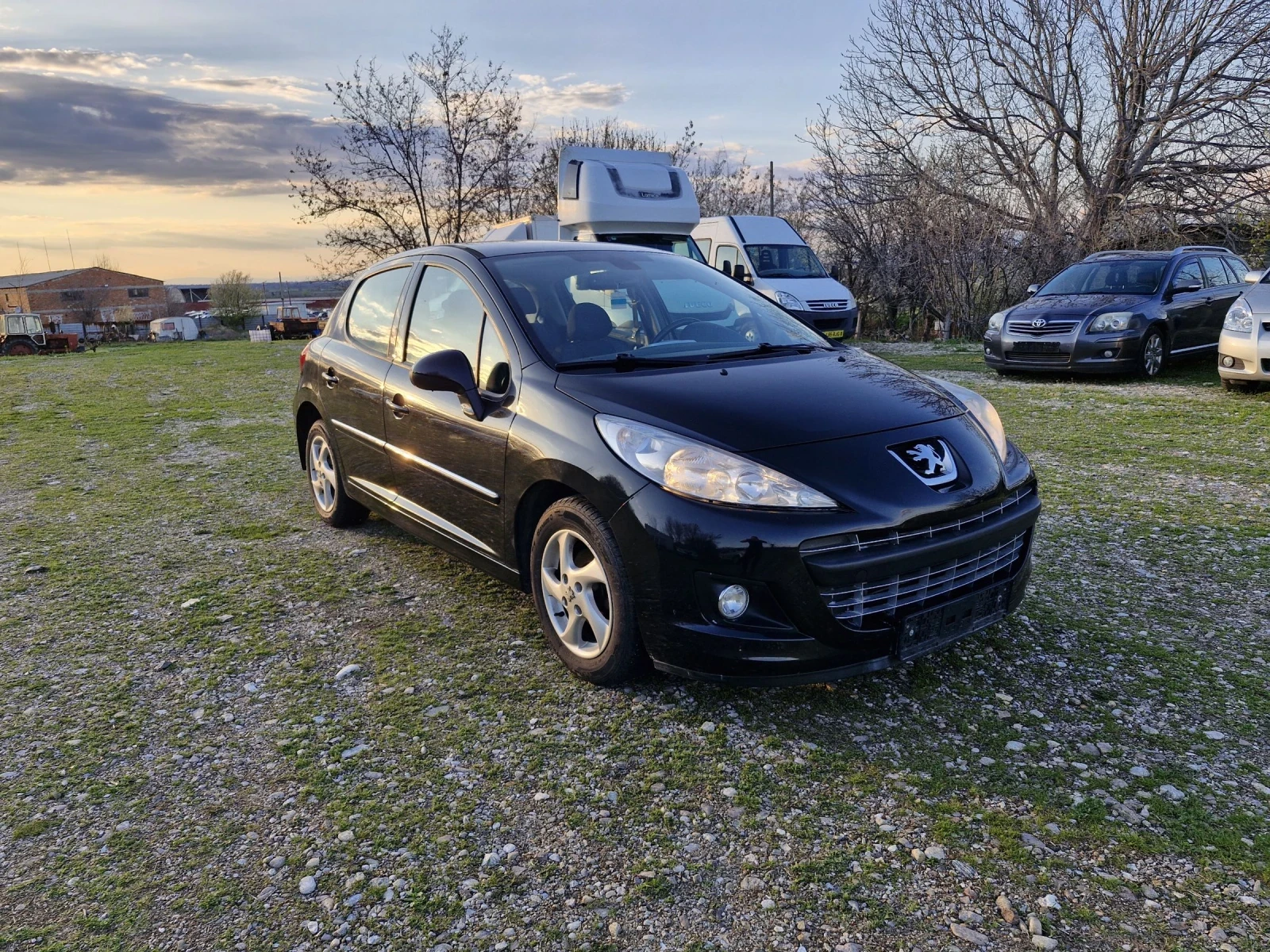 Peugeot 207 1.4 бензин 73к.с. фейслифт, климатроник  | Auto.bg — изображение 1