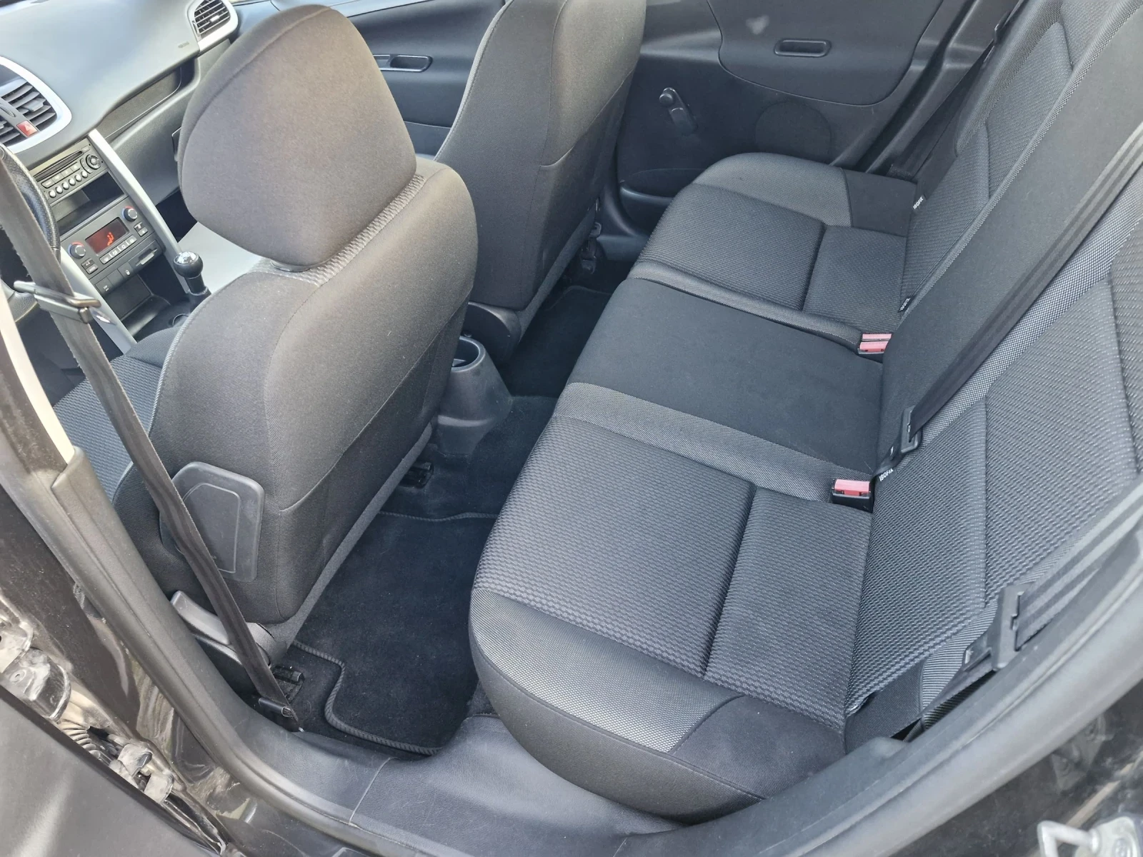 Peugeot 207 1.4 бензин 73к.с. фейслифт, климатроник , снимка 14 - Автомобили и джипове - 54100706