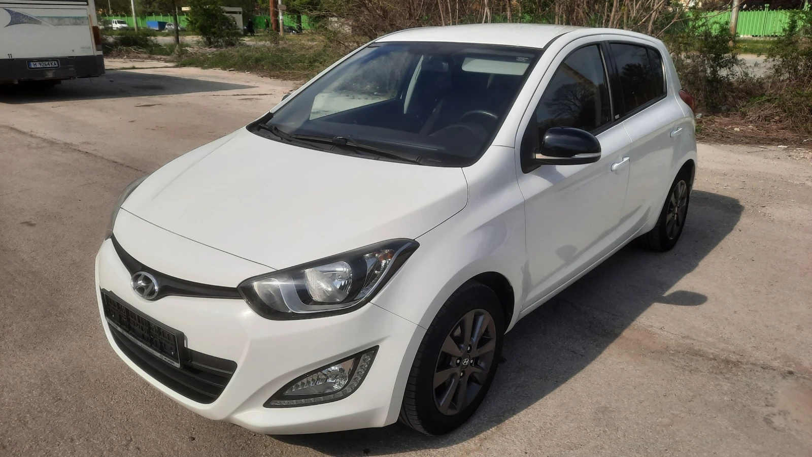 Hyundai I20 1.3i World cup, снимка 9 - Автомобили и джипове - 54259314