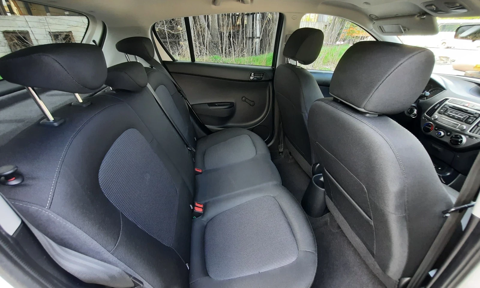 Hyundai I20 1.3i World cup, снимка 15 - Автомобили и джипове - 54259314