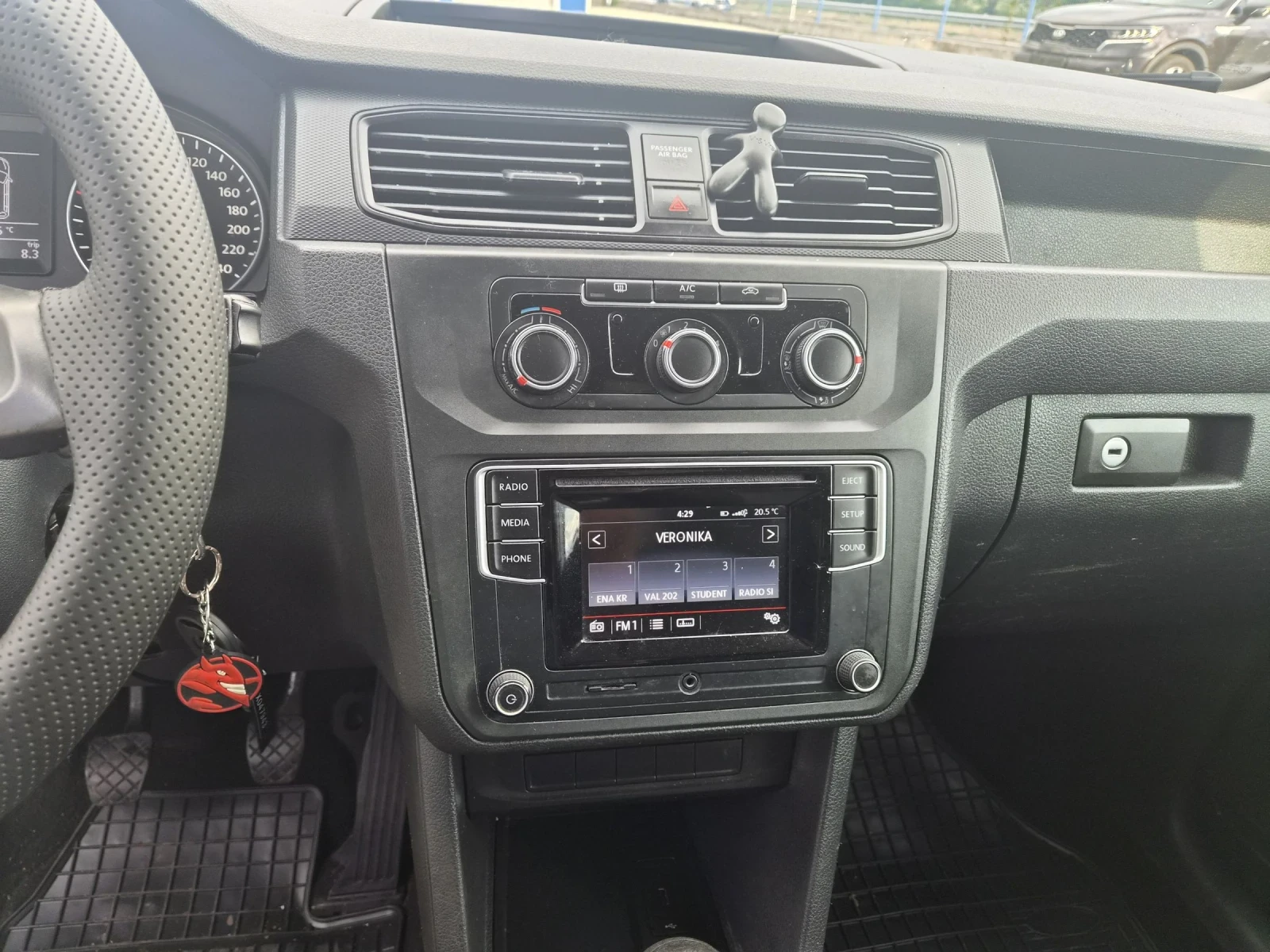 VW Caddy ����� 1.6Tdi 102k.s  -10������� | Mobile.bg � ����������� 10