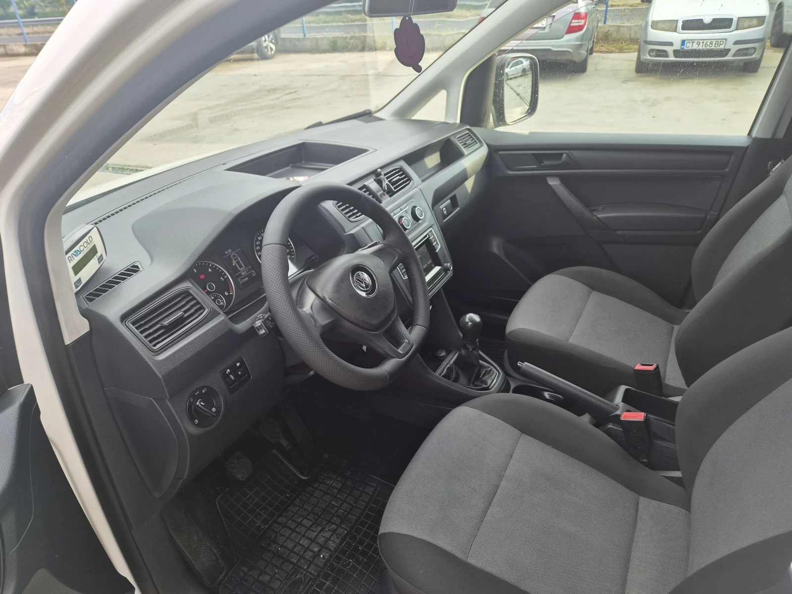 VW Caddy ����� 1.6Tdi 102k.s  -10������� | Mobile.bg � ����������� 8