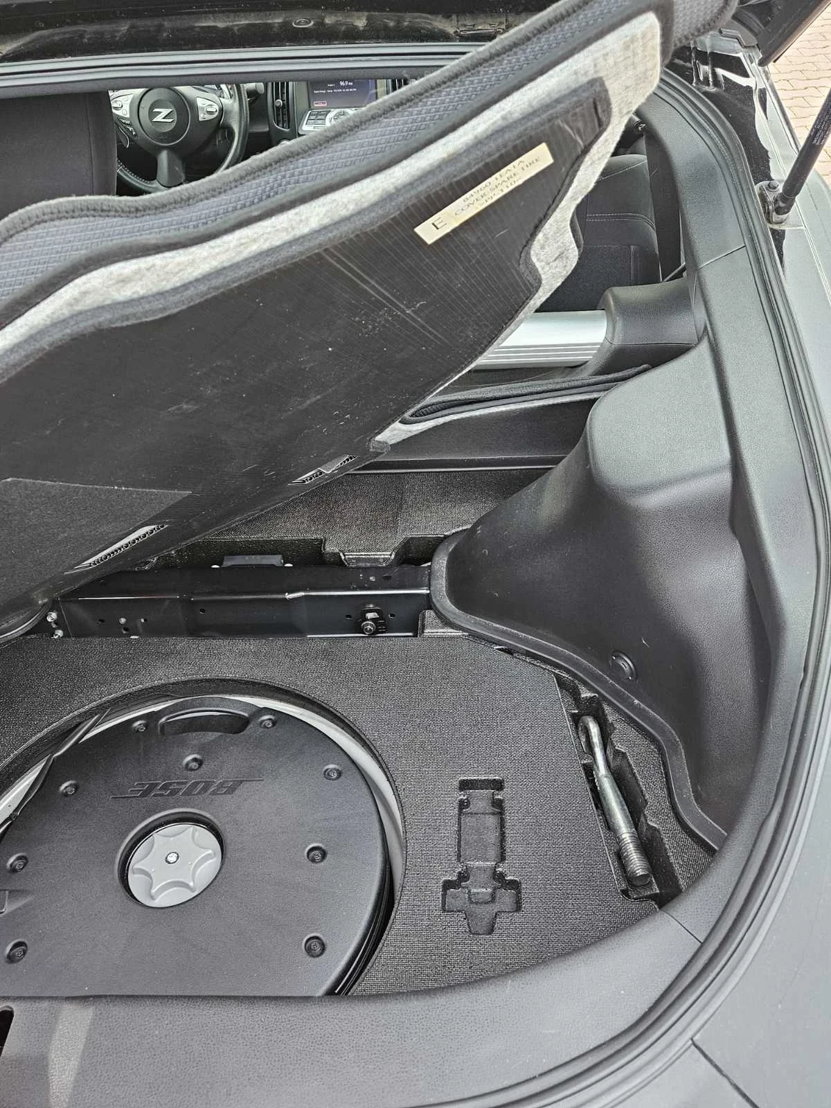 Nissan 370Z, снимка 12 - Автомобили и джипове - 54678822