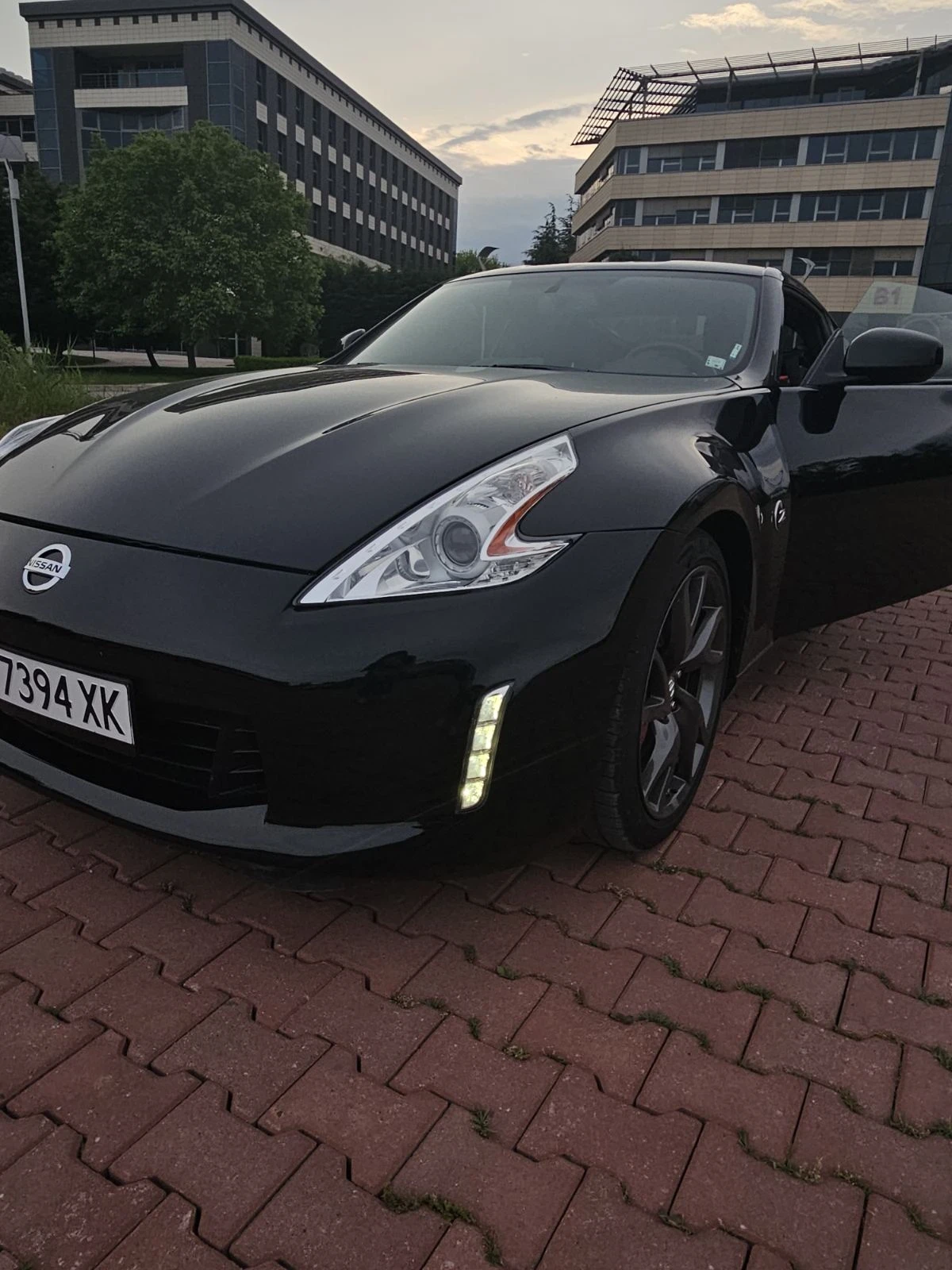 Nissan 370Z, снимка 2 - Автомобили и джипове - 54678822