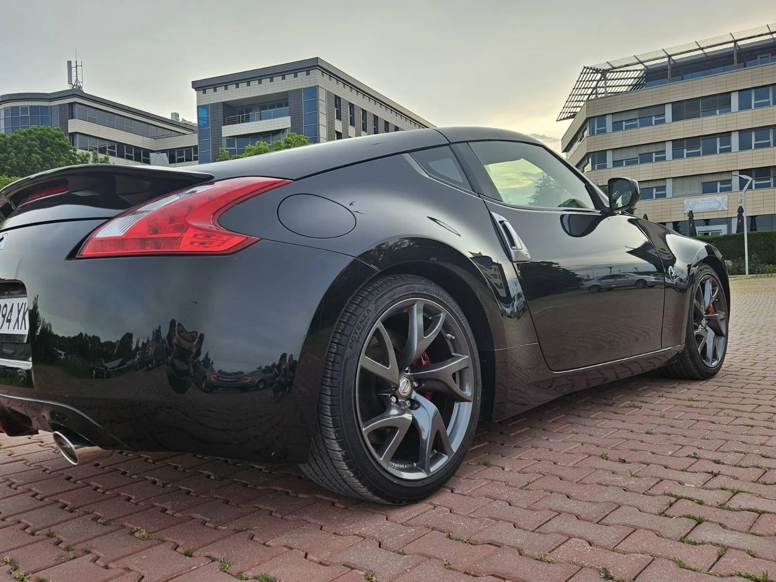 Nissan 370Z, снимка 9 - Автомобили и джипове - 54678822