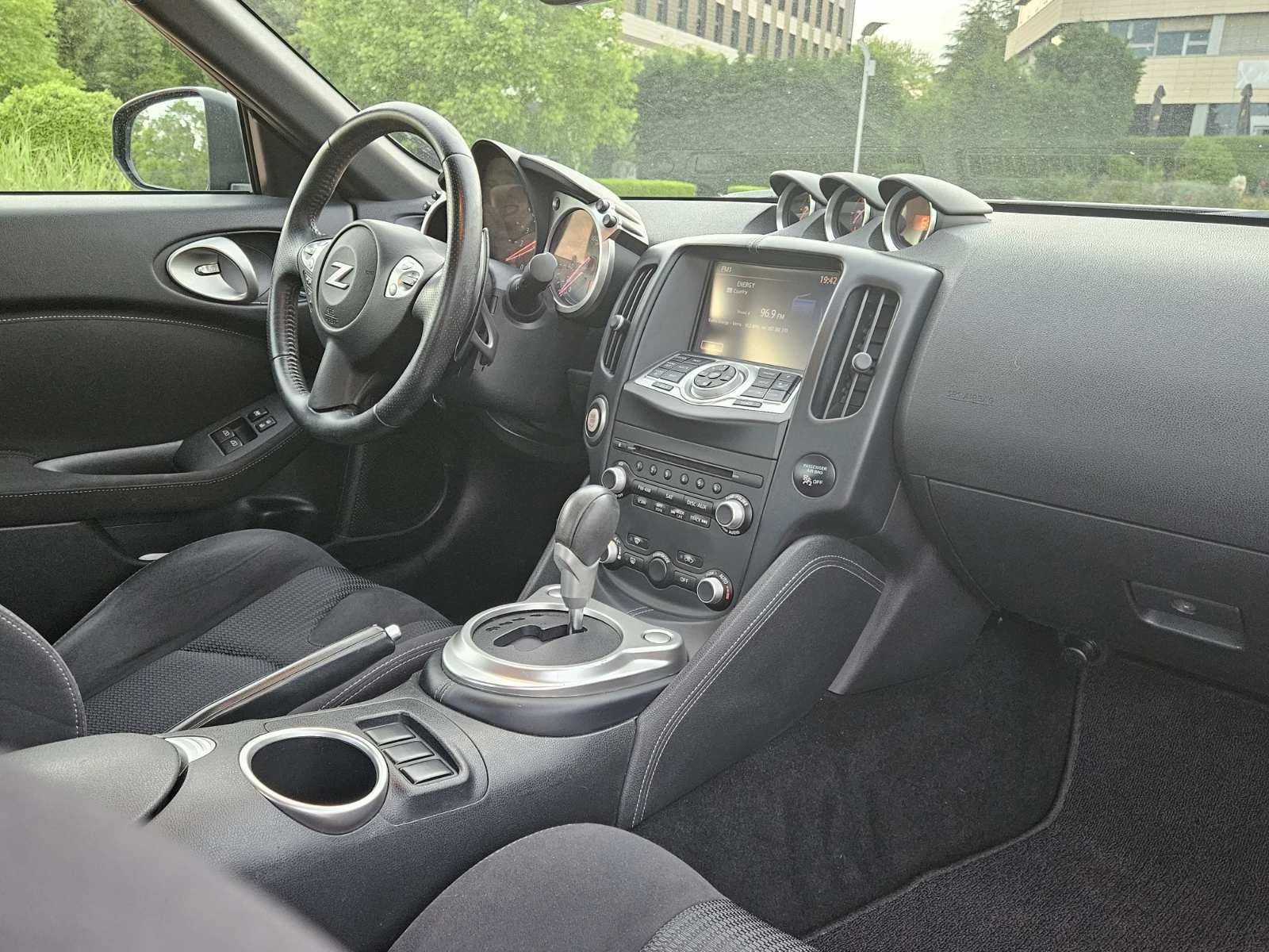 Nissan 370Z, снимка 14 - Автомобили и джипове - 54678822