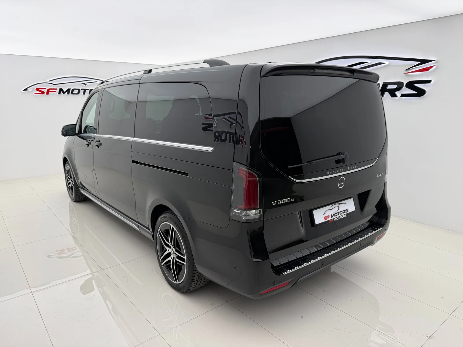 Mercedes-Benz V 300 4MATIC\AMG\Burmester\Long, снимка 6 - Автомобили и джипове - 54849365