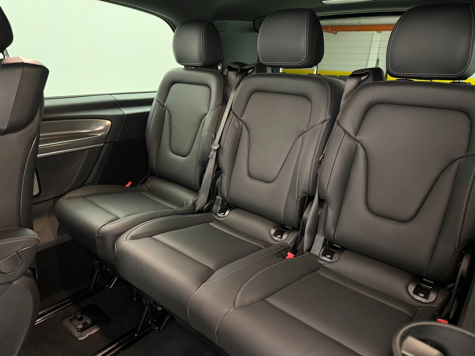 Mercedes-Benz V 300 4MATIC\AMG\Burmester\Long, снимка 13 - Автомобили и джипове - 54849365