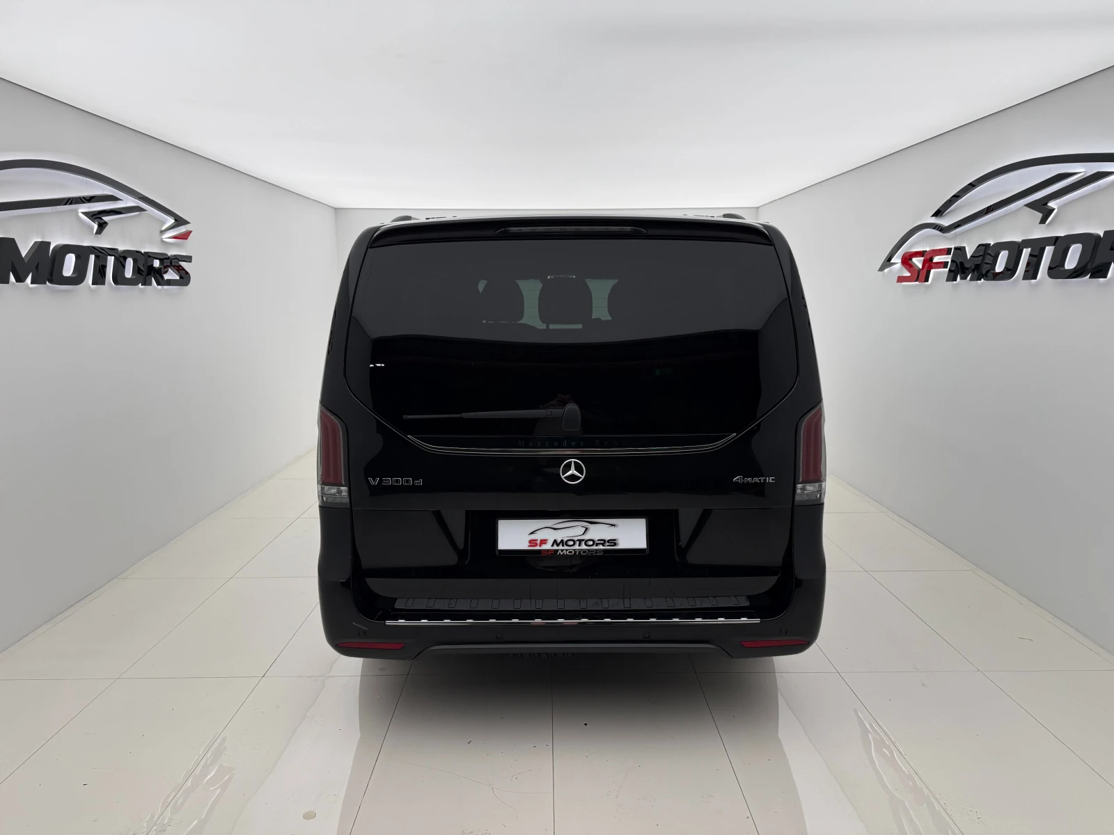 Mercedes-Benz V 300 4MATIC\AMG\Burmester\Long, снимка 5 - Автомобили и джипове - 54849365