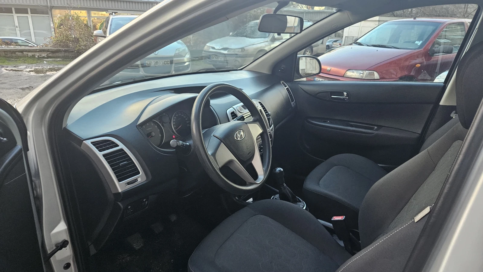 Hyundai I10, снимка 17 - Автомобили и джипове - 55046840