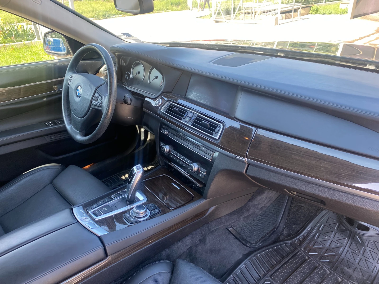 BMW 750, снимка 5 - Автомобили и джипове - 55396298
