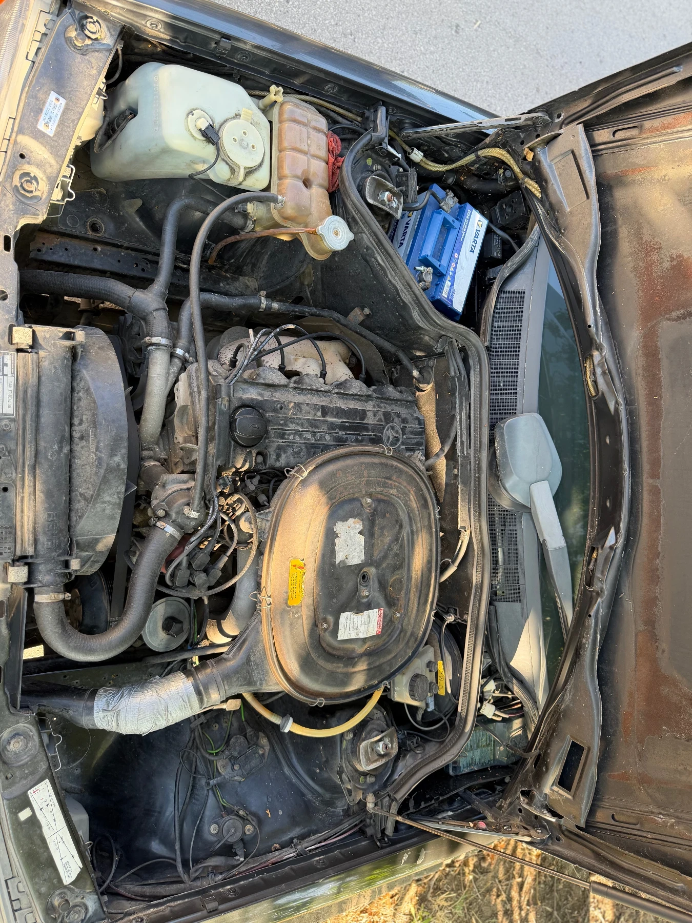 Mercedes-Benz 190 E 2.0i, снимка 12 - Автомобили и джипове - 55512340
