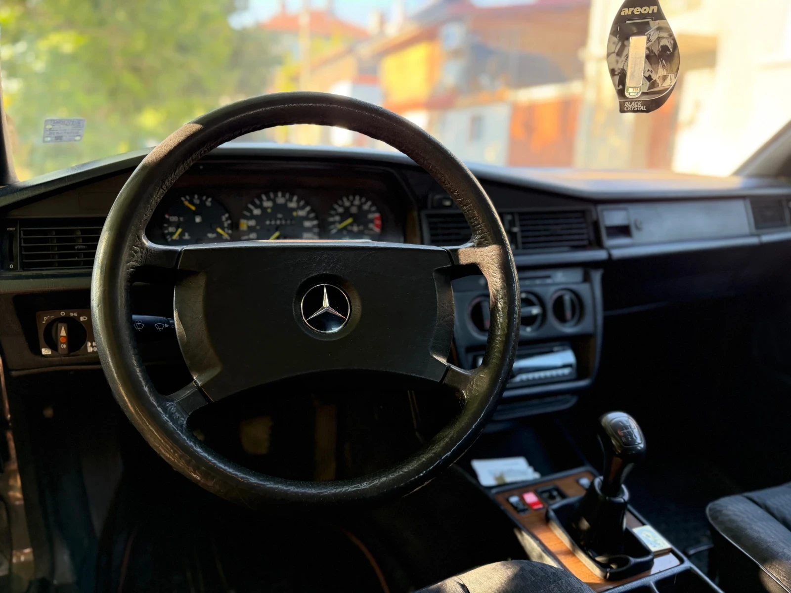 Mercedes-Benz 190 E 2.0i, снимка 5 - Автомобили и джипове - 55512340