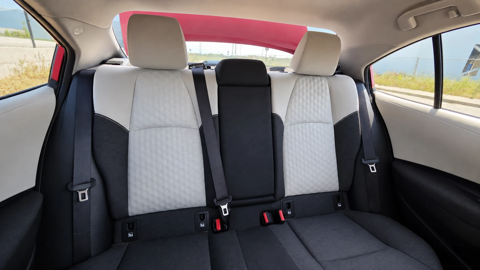 Toyota Corolla 1.5 TNGA с гаранция!, снимка 11 - Автомобили и джипове - 55612890