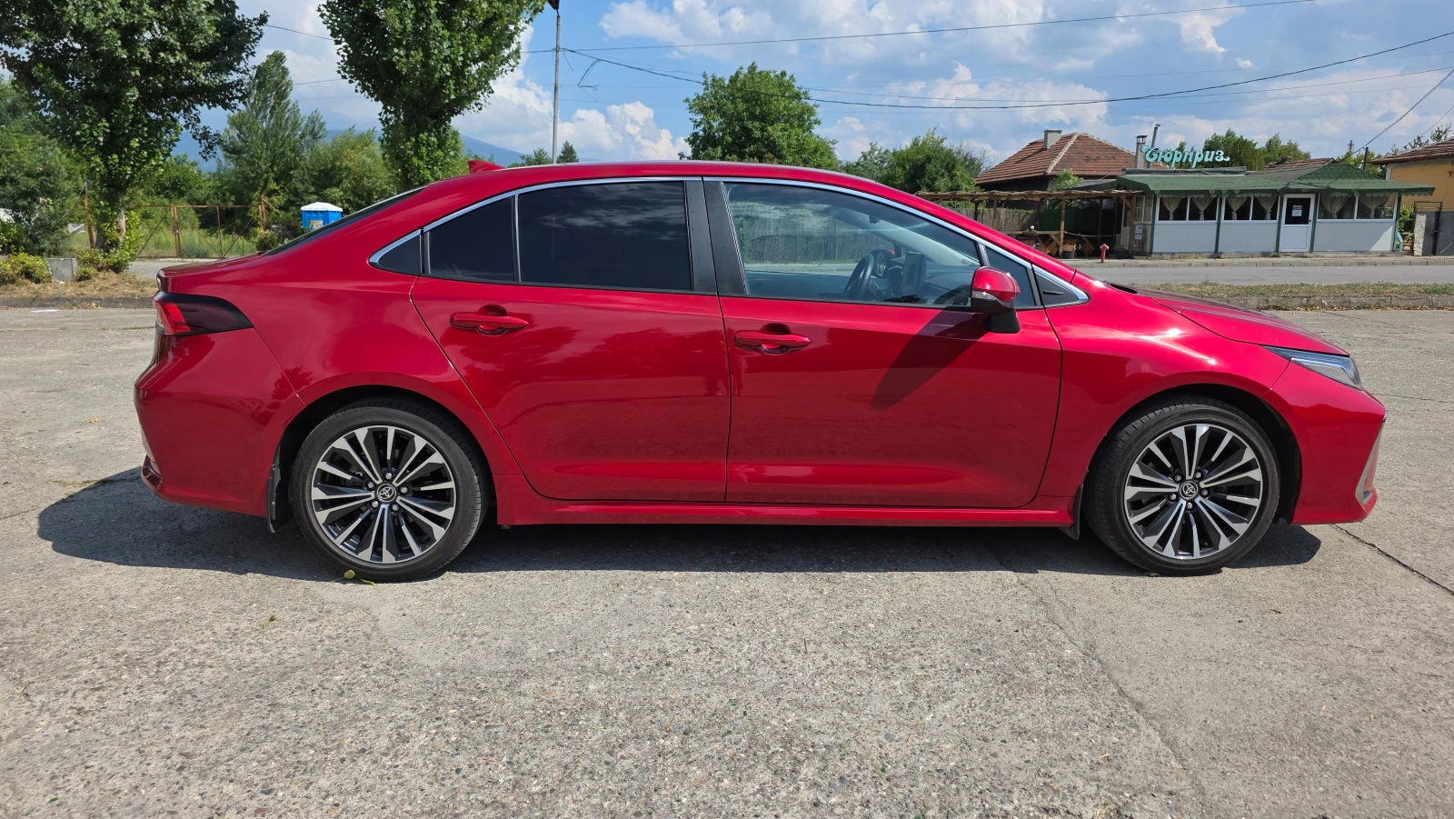 Toyota Corolla 1.5 TNGA с гаранция!, снимка 15 - Автомобили и джипове - 55676388