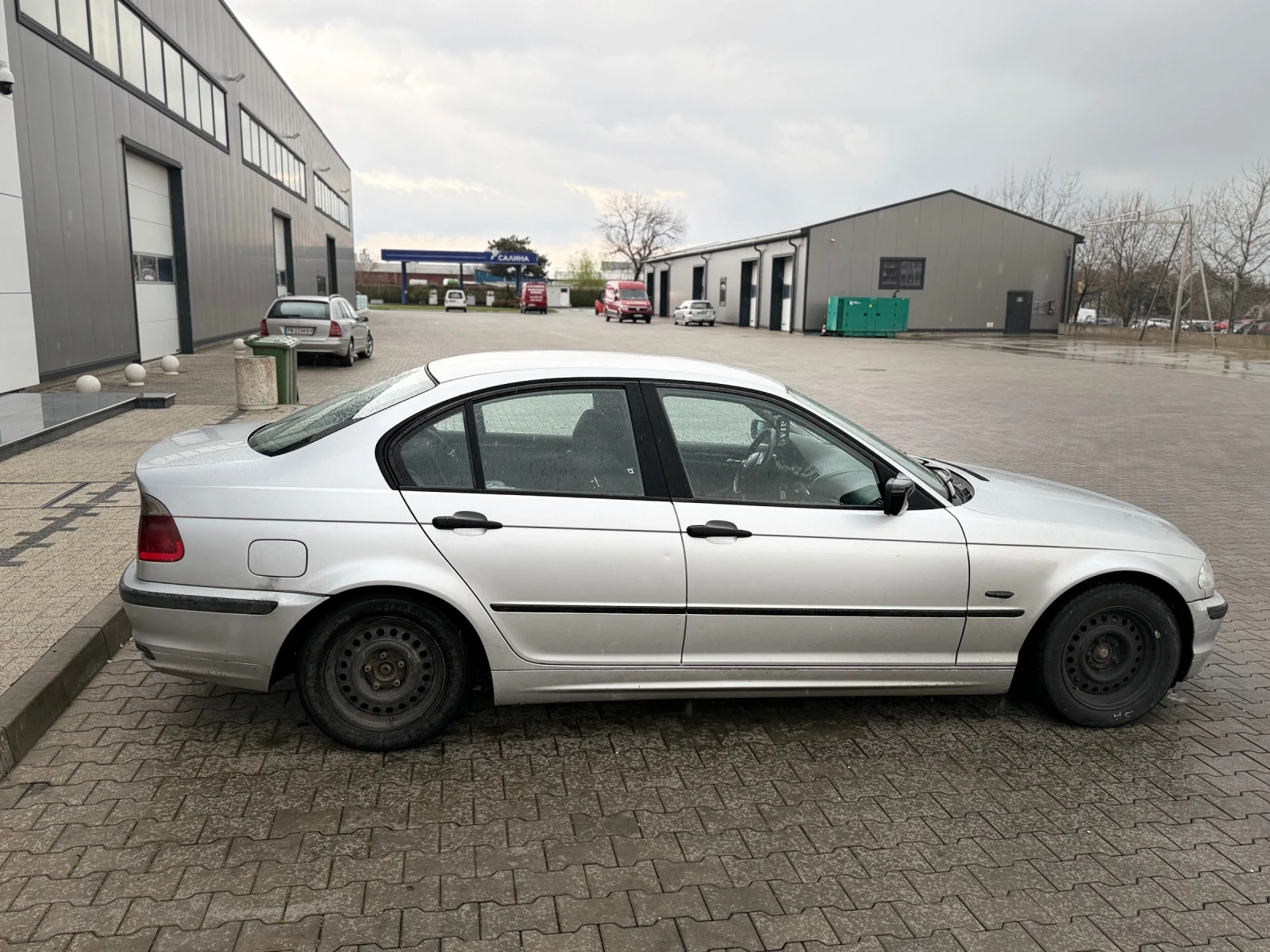 BMW 320, снимка 9 - Автомобили и джипове - 55643198