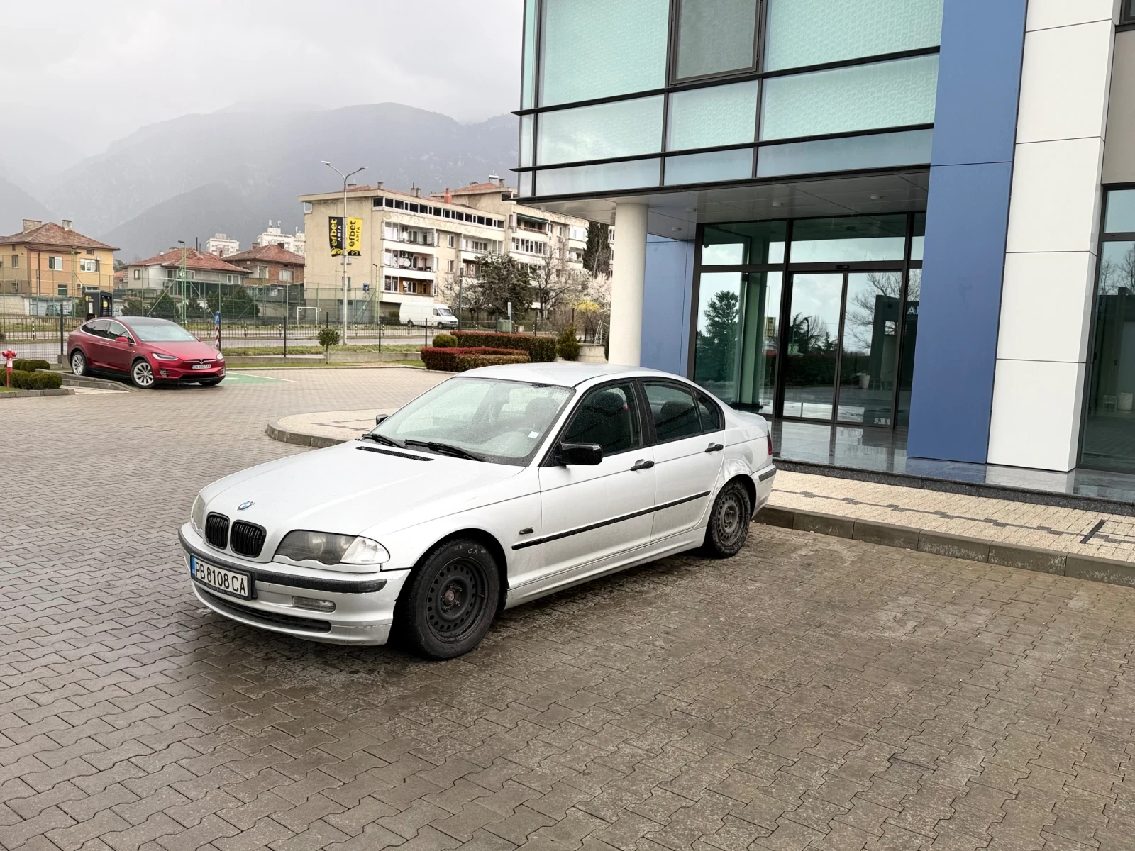 BMW 320, снимка 10 - Автомобили и джипове - 55643198