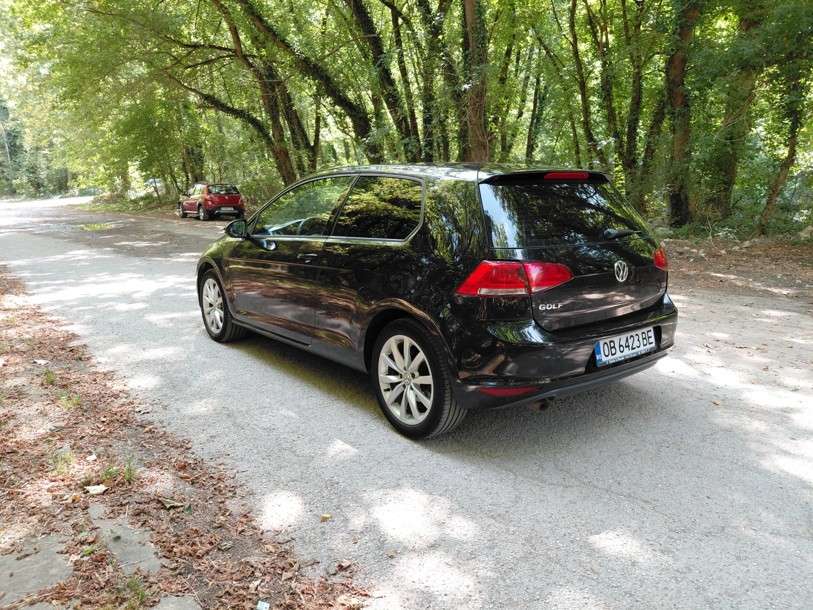 VW Golf 1.6тди, снимка 7 - Автомобили и джипове - 55882317