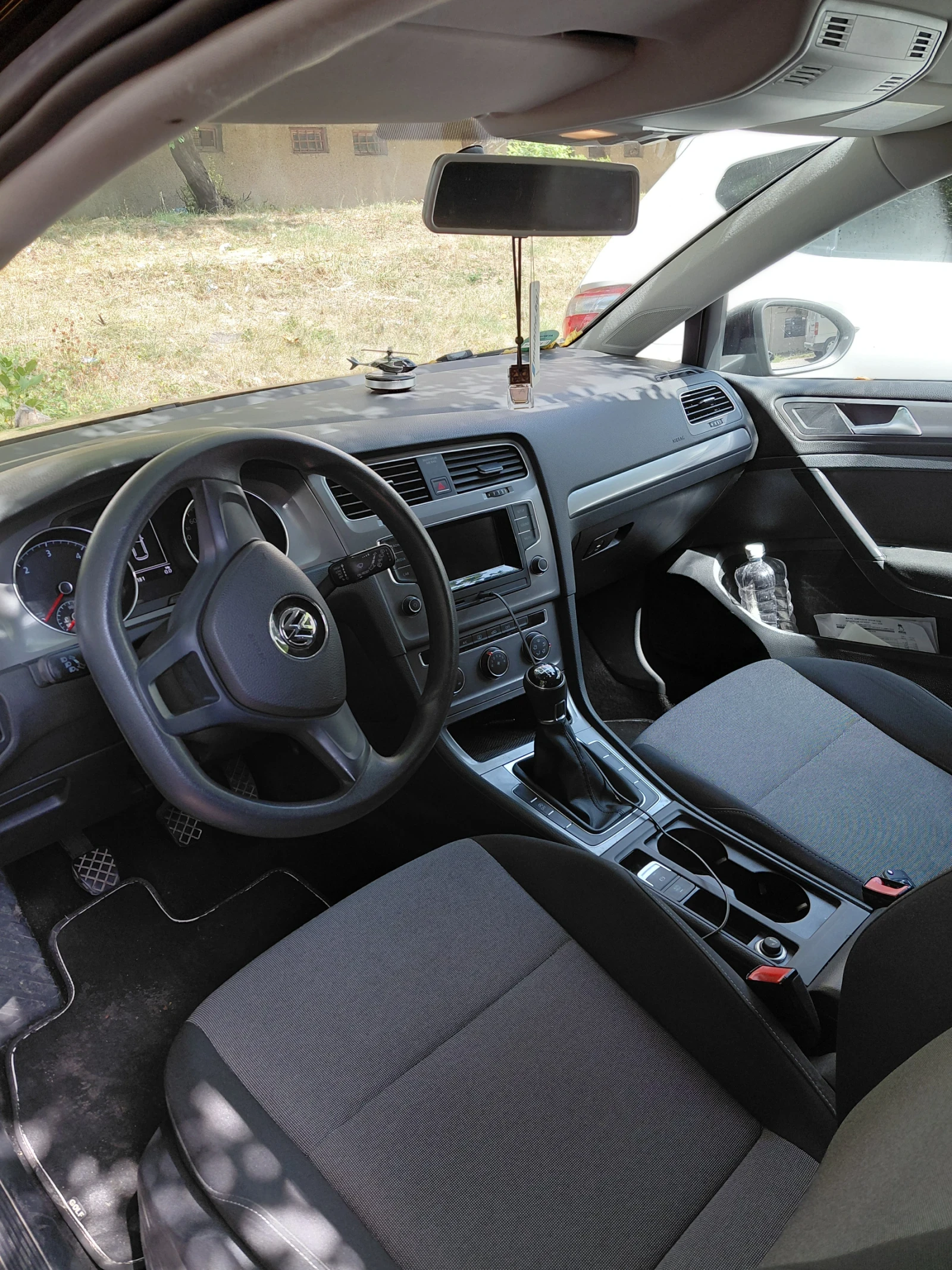 VW Golf 1.6тди, снимка 11 - Автомобили и джипове - 55882317
