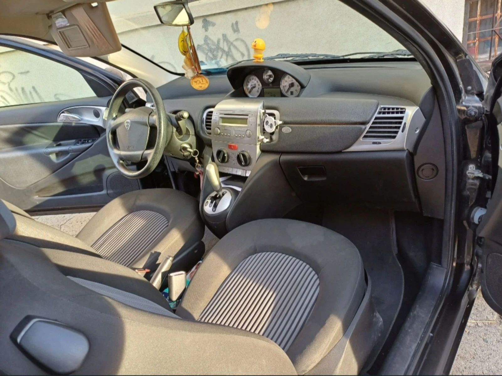 Lancia Ypsilon, снимка 7 - Автомобили и джипове - 56154001