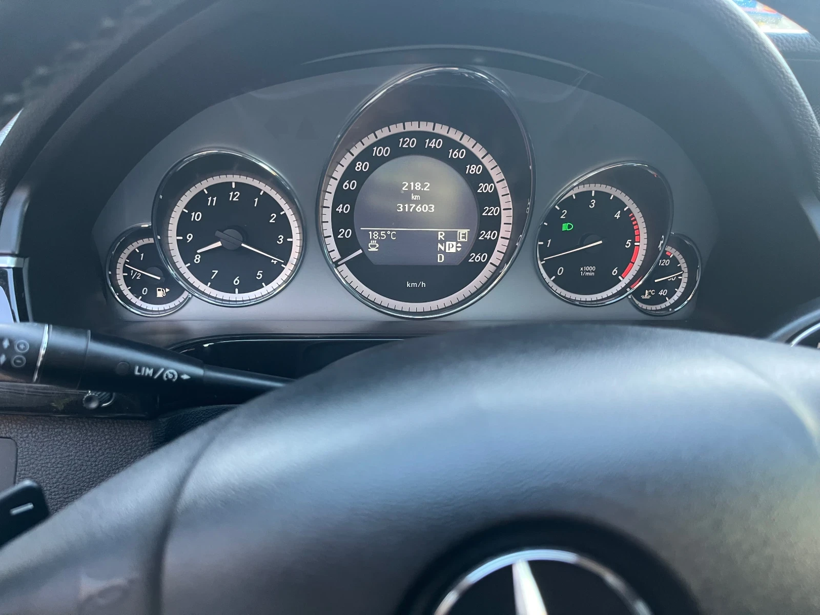 Mercedes-Benz E 350 3.5 cdi 4-MATIC, снимка 4 - Автомобили и джипове - 56240877