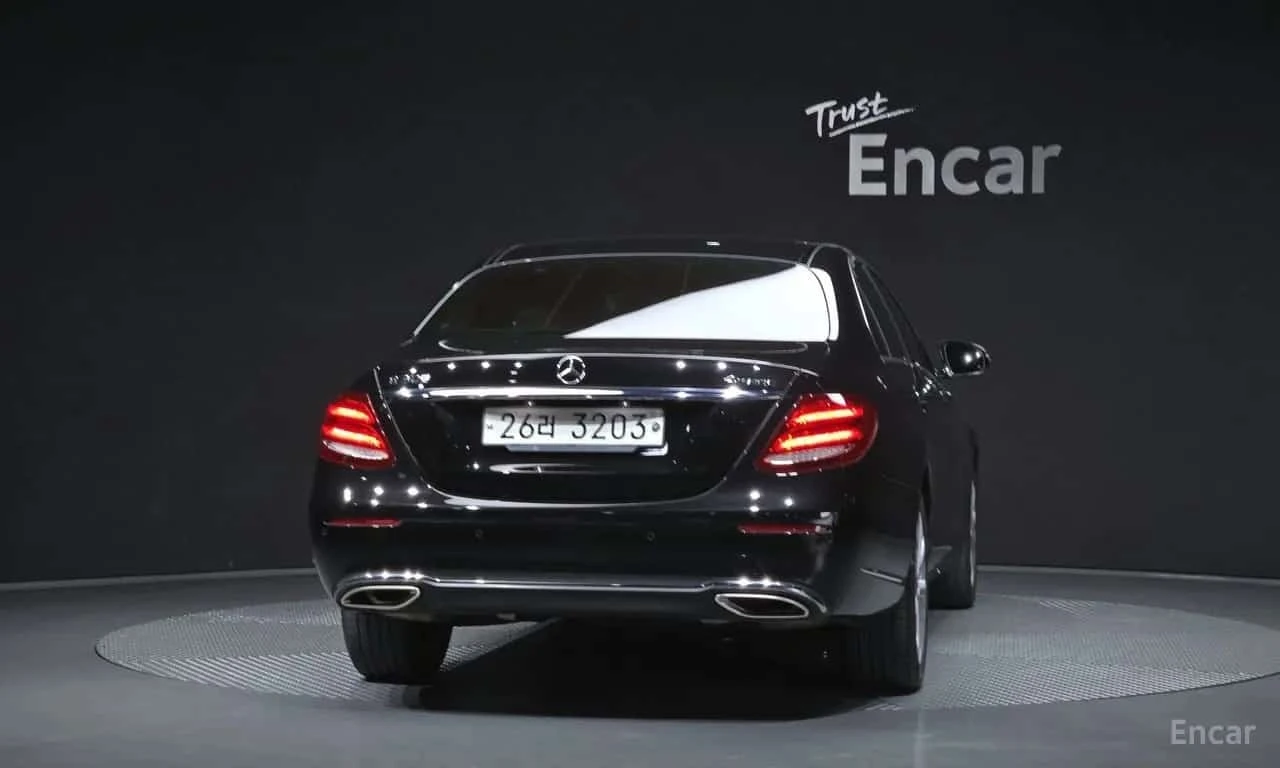 Mercedes-Benz E 300 * 4MATIC Exclusive * ������ ���� �� �������� | Mobile.bg � ����������� 4