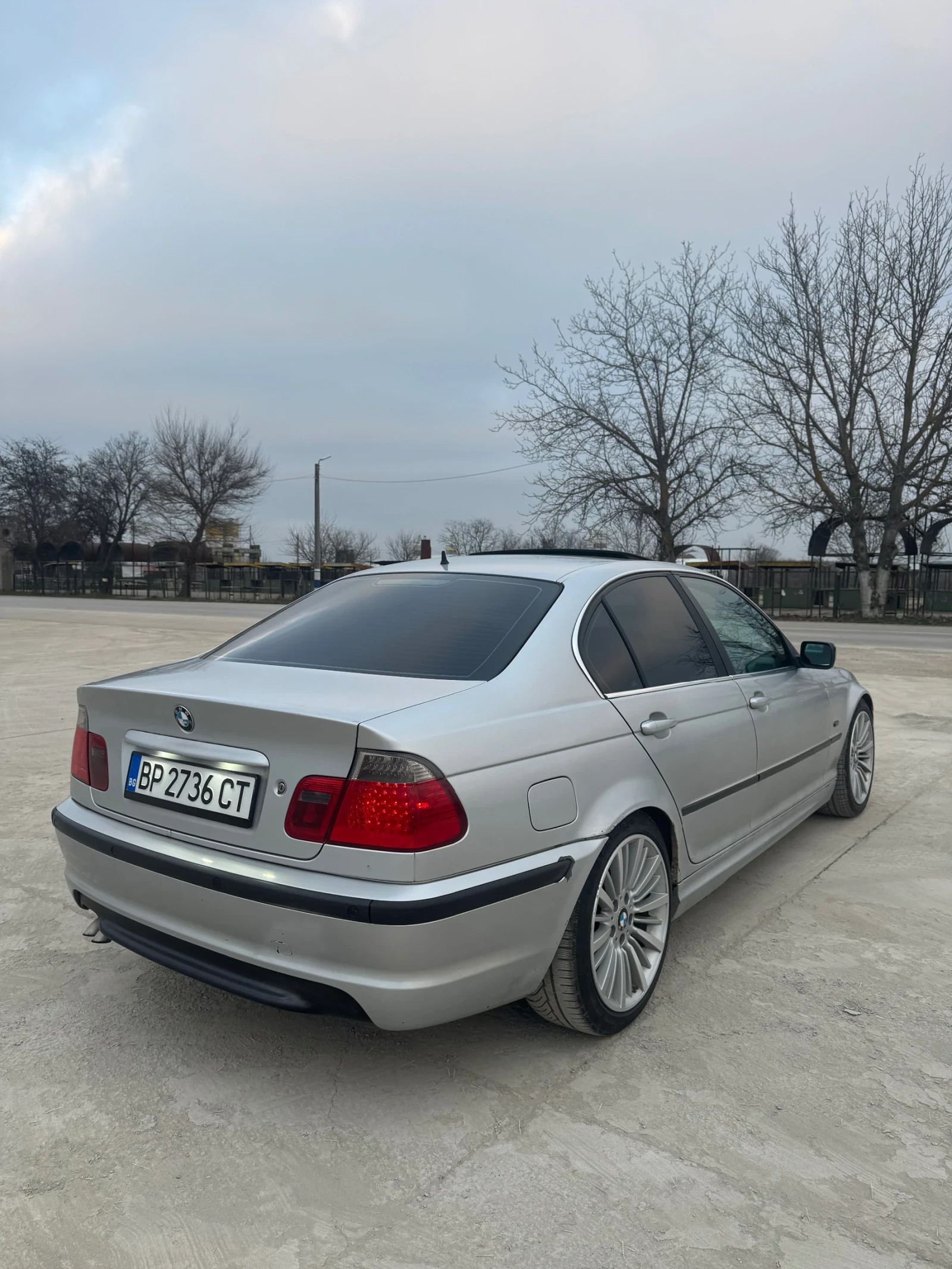 BMW 330, снимка 3 - Автомобили и джипове - 56511840