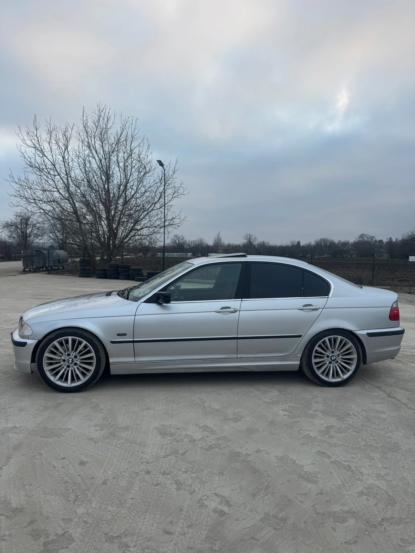 BMW 330, снимка 4 - Автомобили и джипове - 56511840
