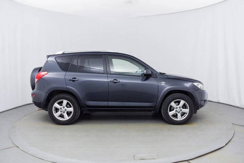 Toyota Rav4 2.2 D E4, снимка 6 - Автомобили и джипове - 45806352