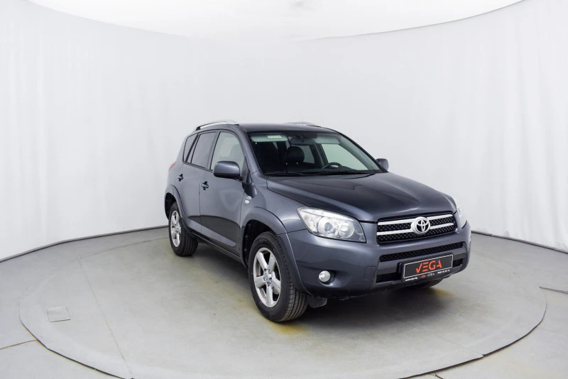 Toyota Rav4 2.2 D E4, снимка 7 - Автомобили и джипове - 45806352