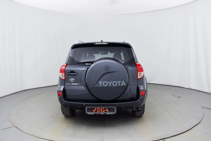 Toyota Rav4 2.2 D E4, снимка 4 - Автомобили и джипове - 45806352