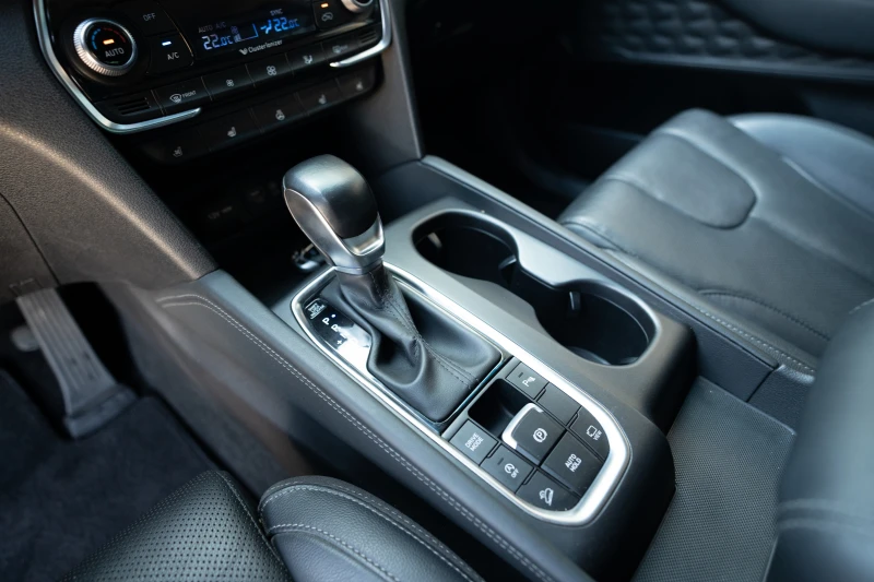 Hyundai Santa fe 2.0D HTRAC | ТОП СЪСТОЯНИЕ | 4х4, снимка 9 - Автомобили и джипове - 51688805
