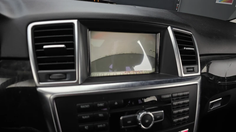 Mercedes-Benz ML 350 d, снимка 16 - Автомобили и джипове - 53586542